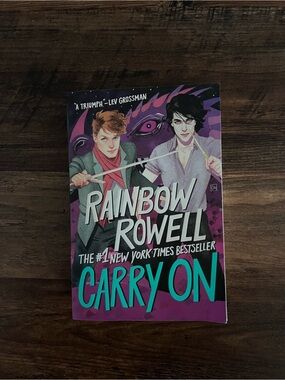 3/$30 🍀 — Paperback — Carry On by Rainbow Rowell